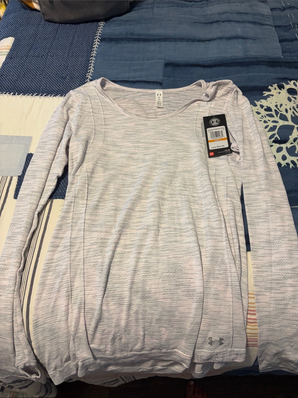 NWT Under Armour Women's heat gear Heathered Light Gray Long Sleeve Top small